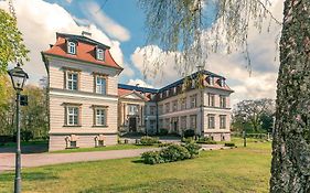 Sunday Hotel Schloss Neustadt Glewe